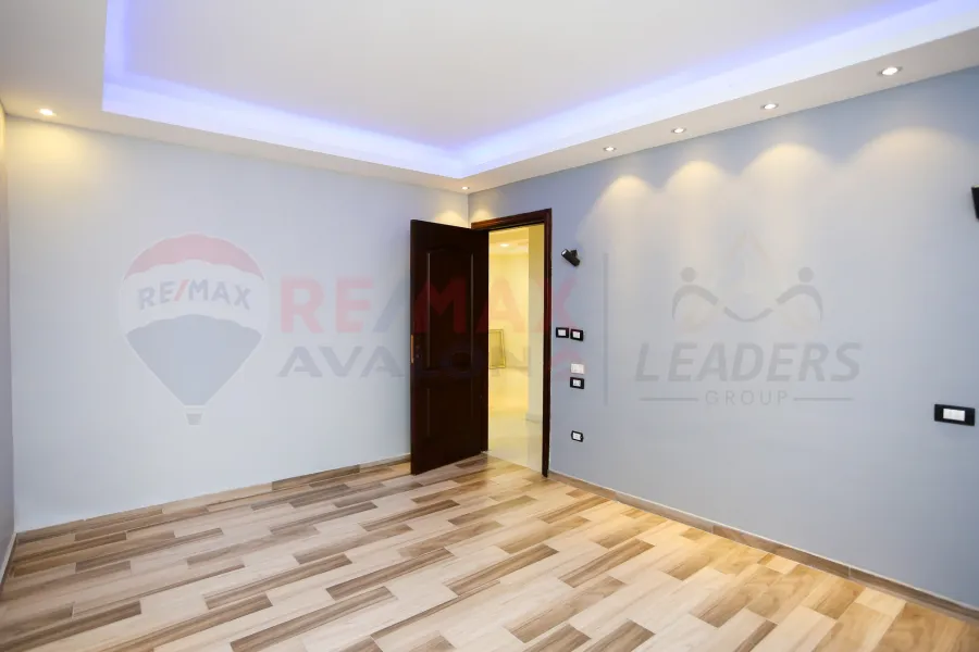 شقة للبيع 275 م لوران (ش شعراوي)