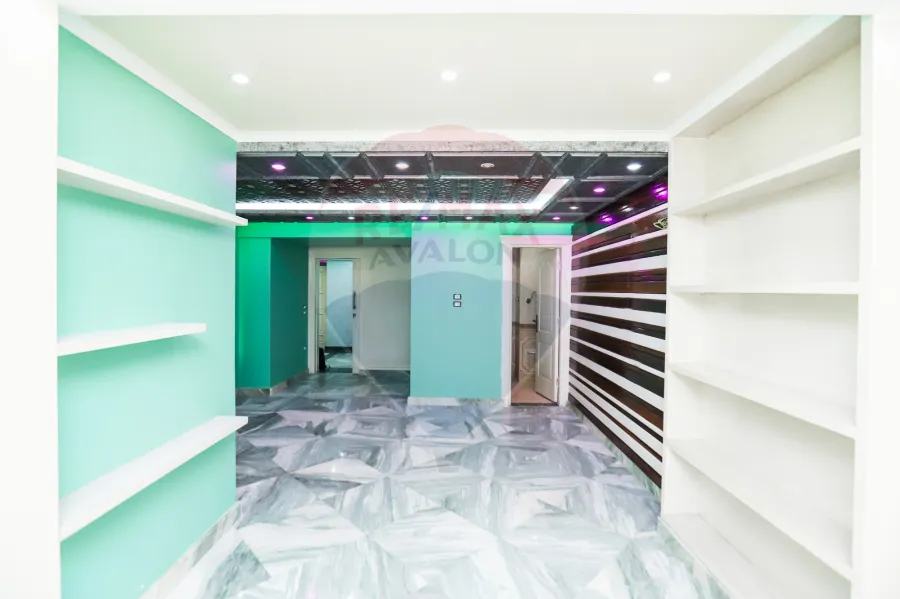 مقر إدارى للبيع 200 م الابراهيمية ( ش ابو قير )