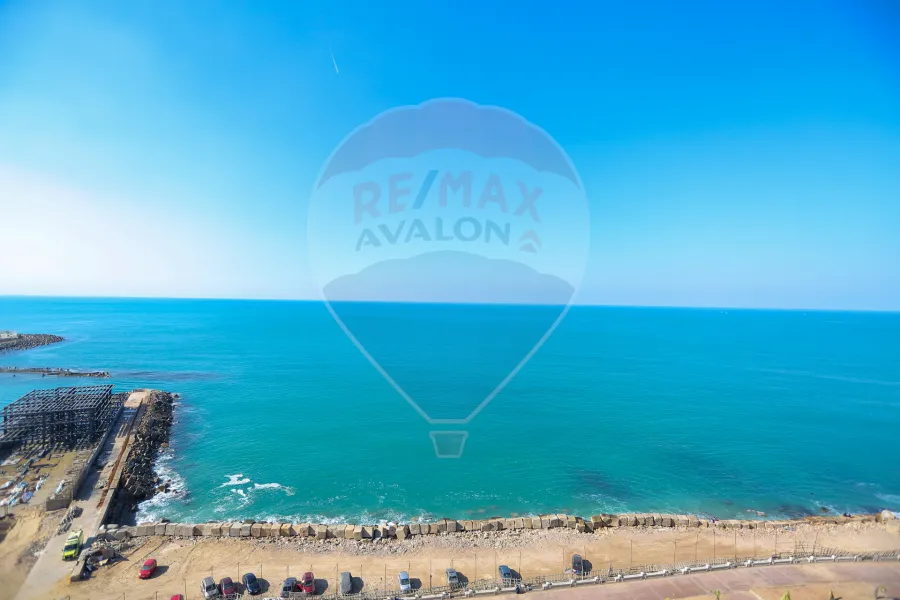 Apartment for sale 410 m in Lauran (directly on the sea)