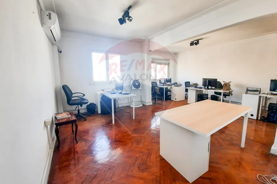 شقة للايجار 130 م كفر عبده (ش خليل الخياط)