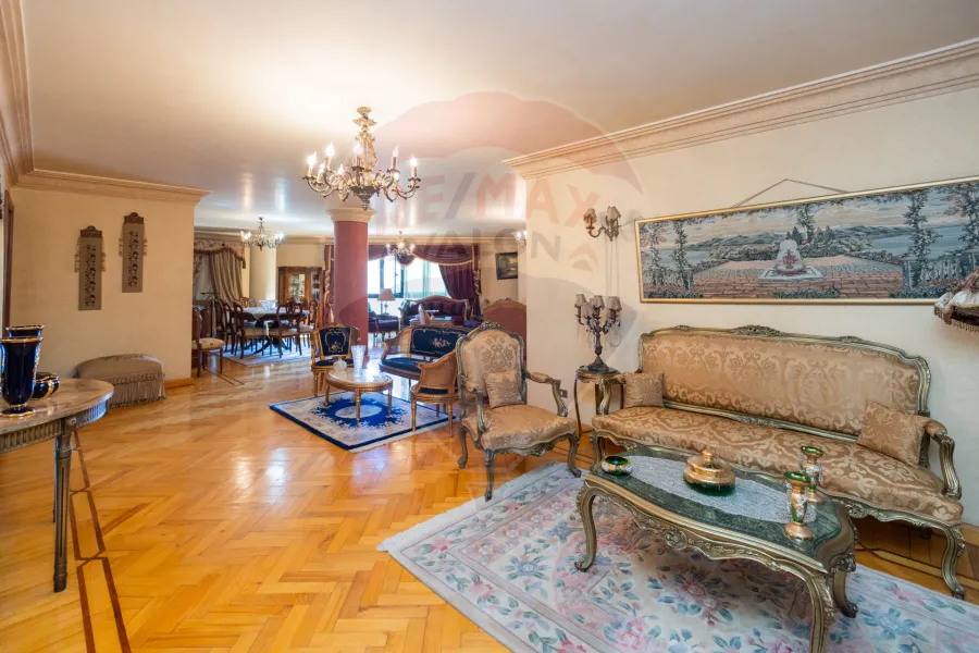 Apartment for sale 270 m Louran (El-Eqbal main st.)