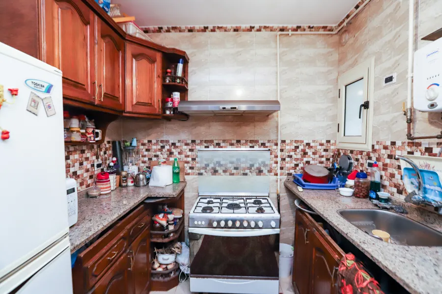 شقة للبيع 140 م سيدي بشر ( متفرع من خالد بن الوليد )