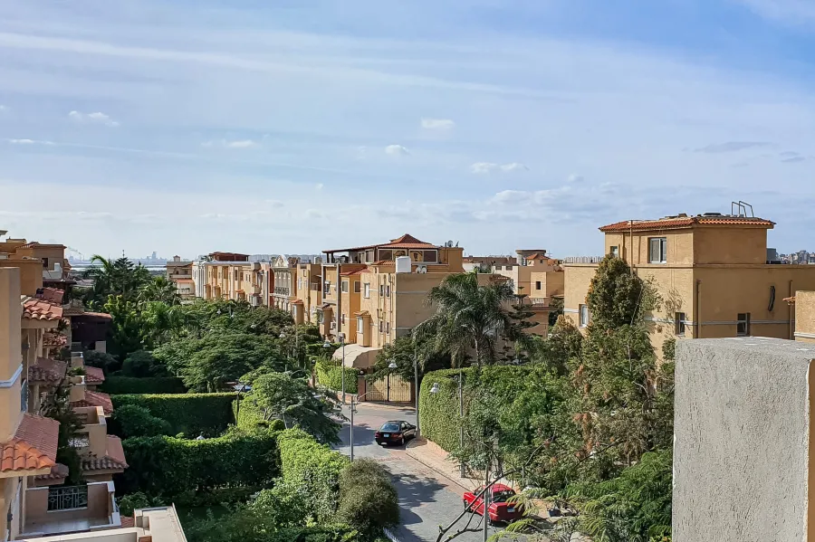 فيلا للإيجار 420م (كومباوند ميروزا)