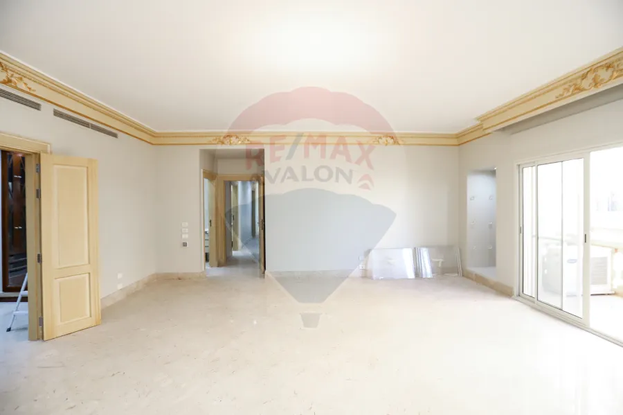 (شقة للبيع 550 م كفر عبده (  ميدان سان جينى _ عمارة اللوتس