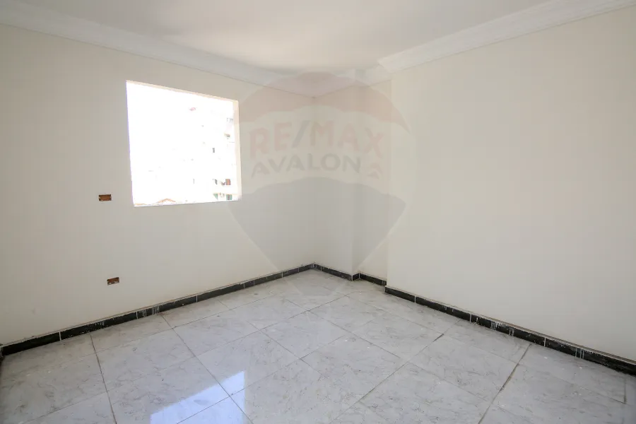 شقه للبيع 150 م جليم (خطوات من ش ابو قير و الترام)