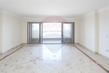 شقة للبيع 230 م سابا باشا ( على البحر مباشرة )