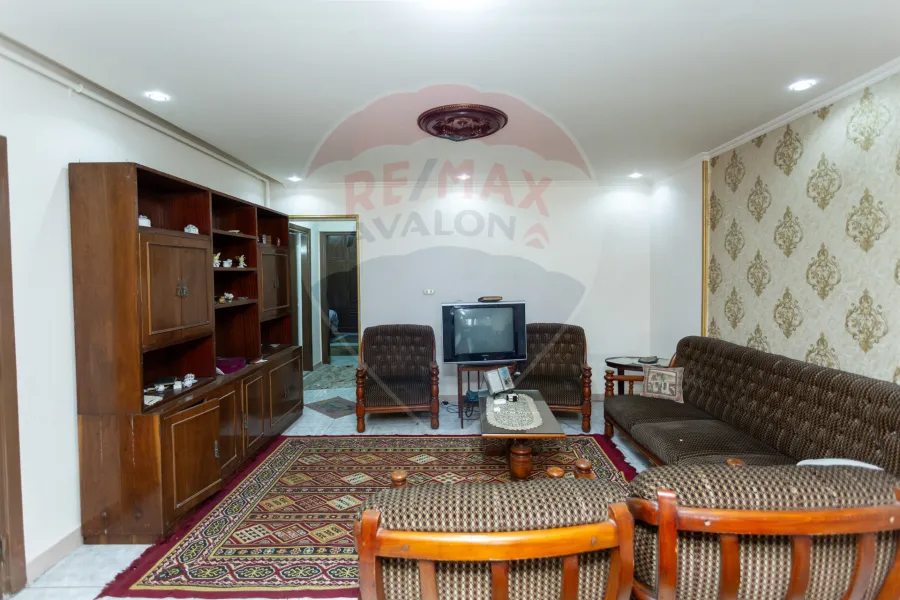 Apartment for sale 120 m Tharwat (directly on the sea)
