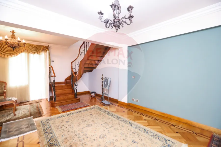 دوبلكس للبيع 180م جناكليس (  خلف كنيسة جناكليس  ) -