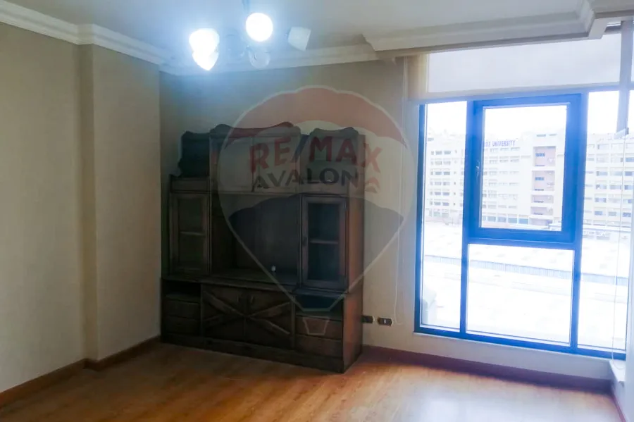 شقة إيجار 180 م سموحة (ش 14 مايو)