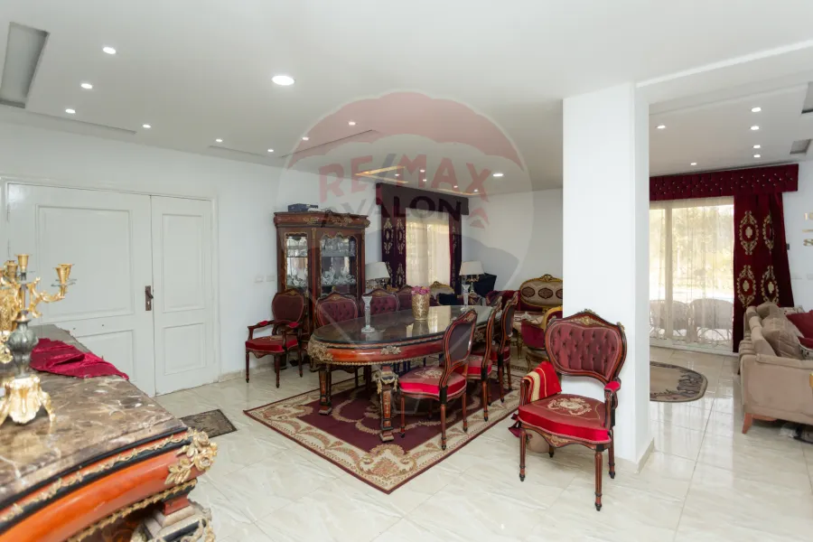 Villa for sale 1,000 m Al-King Mariout (New king St.) - 12,000,000 EGP