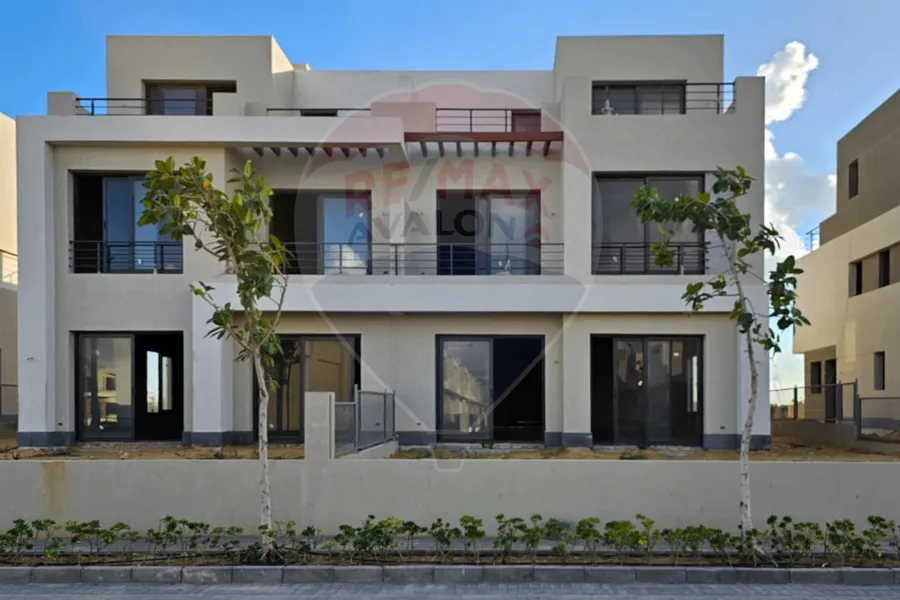 فيلا ستاند الون للبيع 468 م (بالم هيلز)