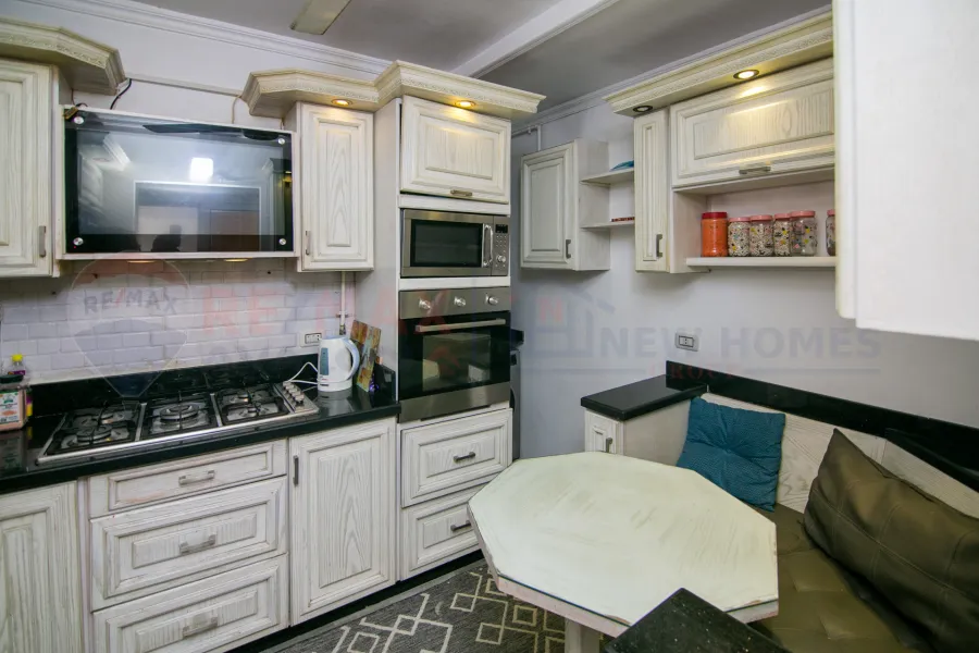 شقة للبيع 150 م سيدي جابر (امام مستشفى القوات المسلحة)