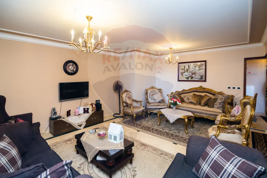 Apartment for sale 155 m Louran (building first row on the sea)