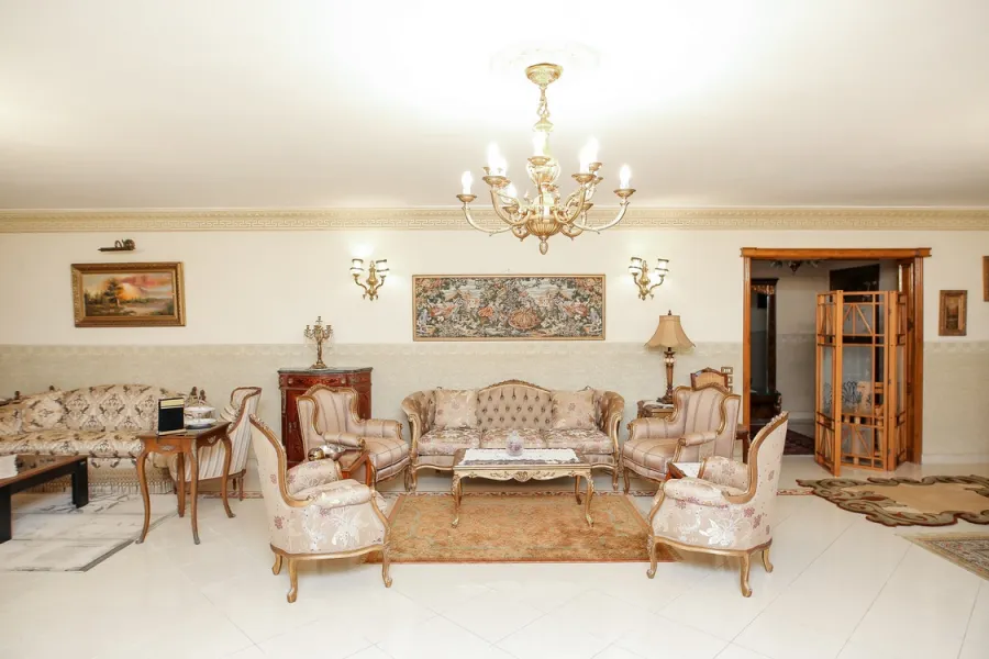 شقة للبيع 320م سموحة (أبراج سيف - متفرع من ألبرت الأول)