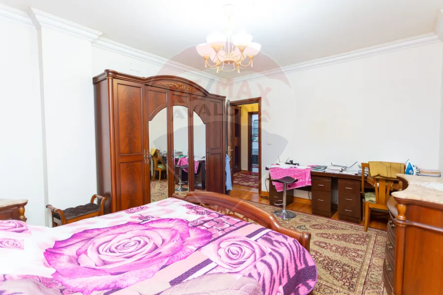 شقة للبيع 294 م سموحة (بجوار مسجد على بن ابى طالب)