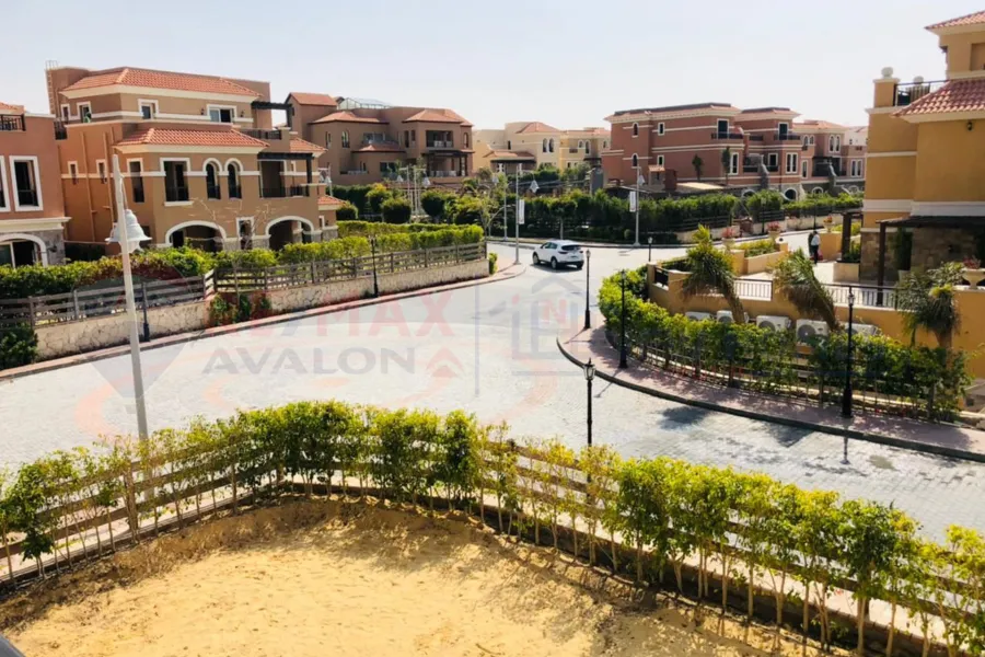 فيلا منفصلة للبيع 485 م كينج مريوط ( جيوار )