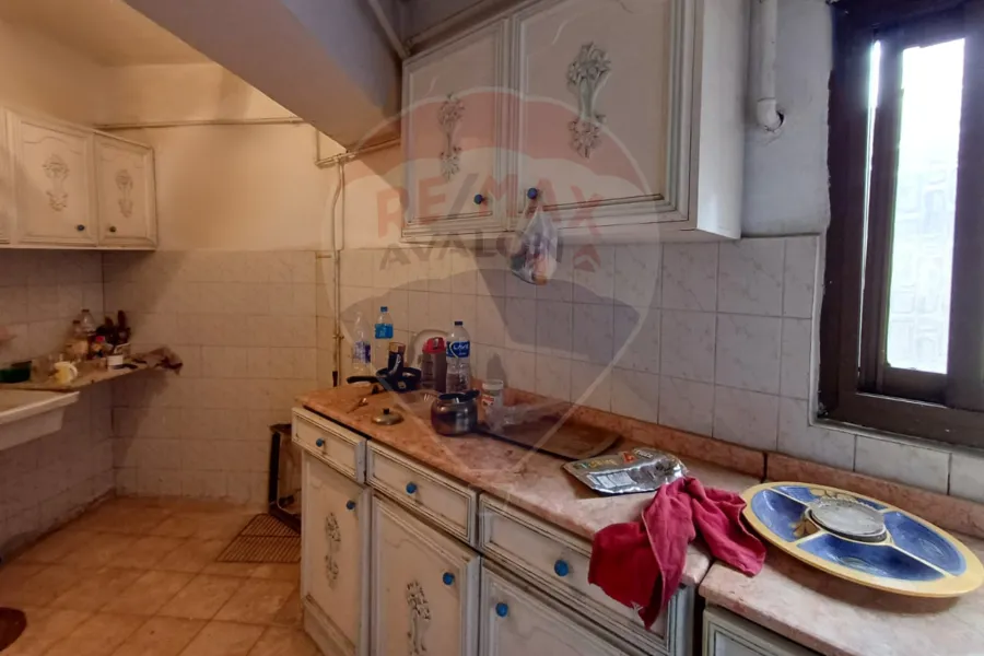 Apartment for sale 150 m Sidi Bishr Tram (second number from the sea)