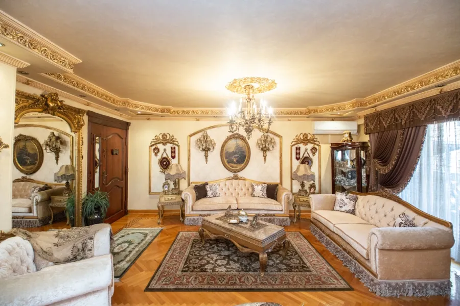 شقة للبيع 277م جليم(علي الترام مباشرة)