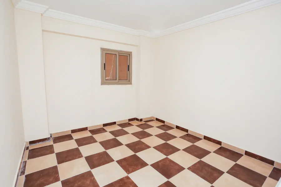 شقة للبيع 210 م السرايا (ثانى نمرة من البحر)