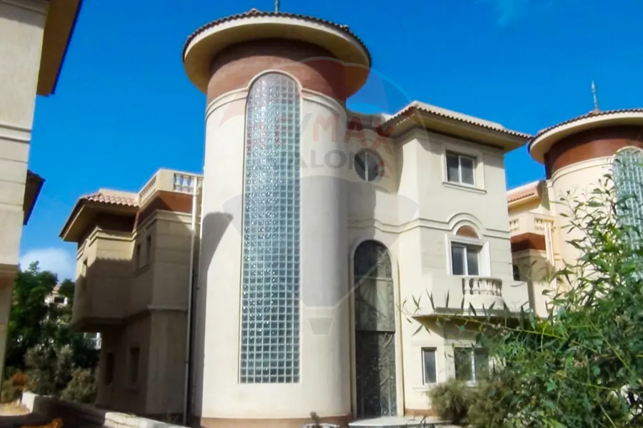 فيلا ستاند الوان للبيع 560 م كينج مريوط (العروبة رويال)