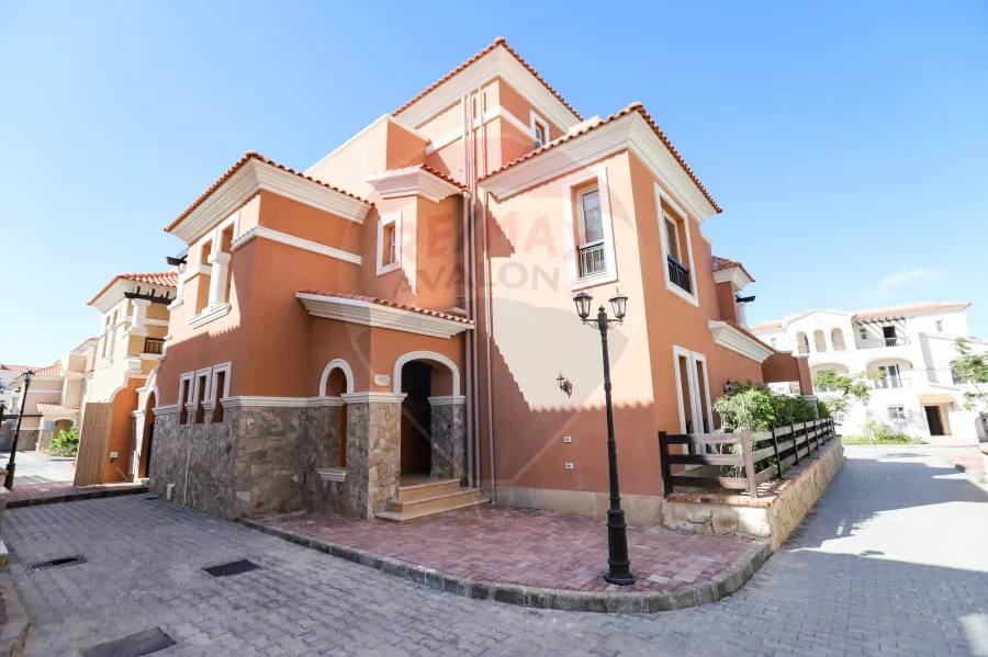 standalon Villa for Sale 418 m King Marriott (jiwar Compound)