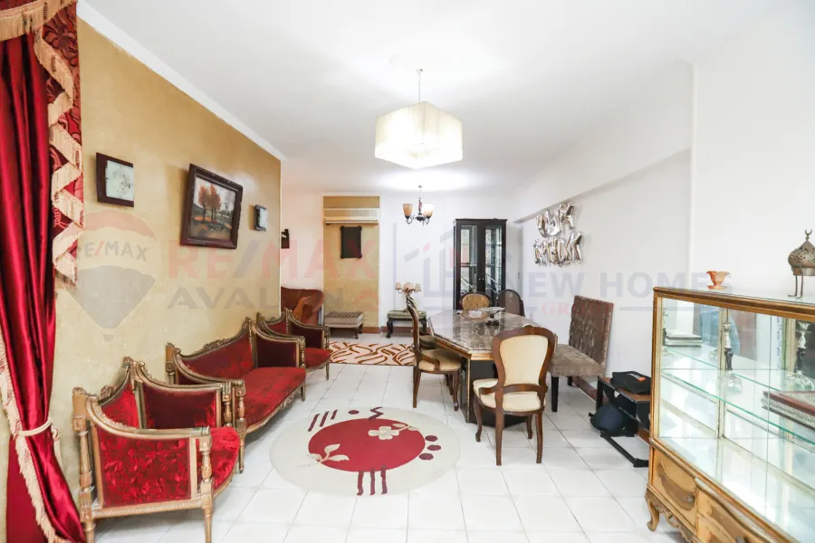 Apartment for sale 135 m Stanly (building directly on the sea)