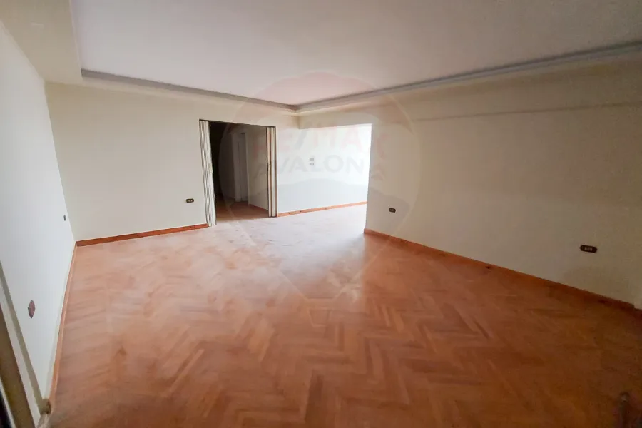 Apartment For rent 180 m Tharwat (On the tram)