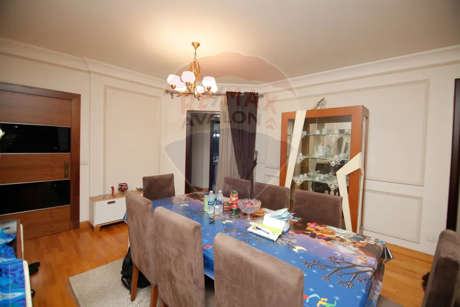 Apartment for sale 217 m Louran (Abdel Salam Aref St. - Brand Building)