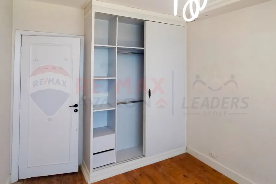 Apartment for rent 90 m in Miami (directly on the sea)