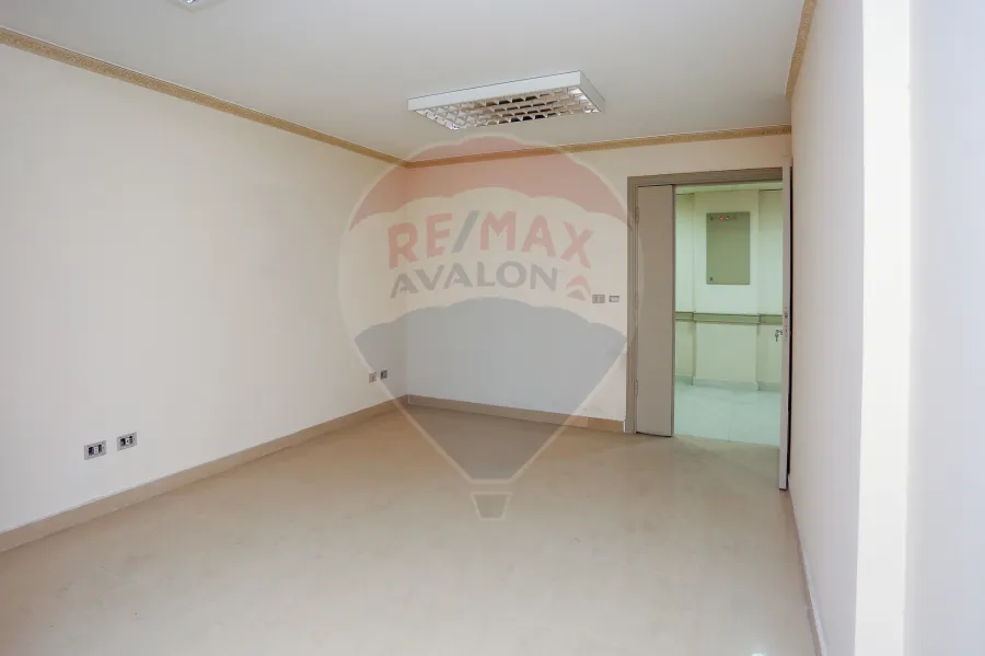 ميزانين للإيجار825 م سموحة (ش فوزى معاذ الرئيسى - خطوات من ميدان على بن أبى طالب)