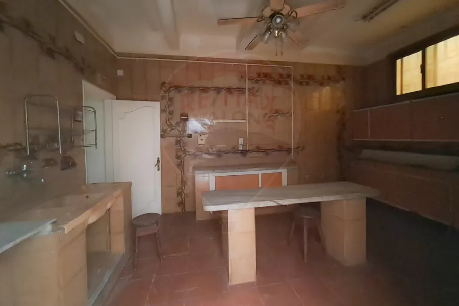 مكتب للإيجار 250 م لوران (ش الإقبال)