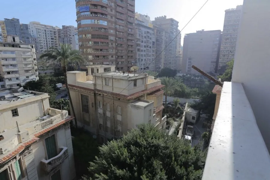 شقة للبيع 275م جليم -بين الترام والبحر