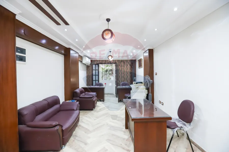 مقر إداري للبيع 120 م لوران ( متفرع من شارع الإقبال )