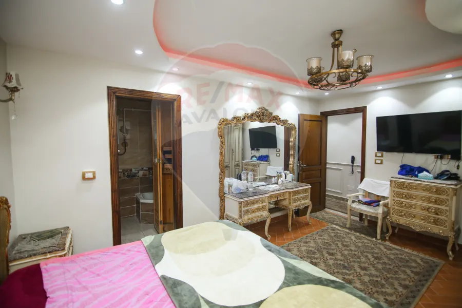 شقة للبيع 165 م رشدي (ش ابراهيم حلمي)