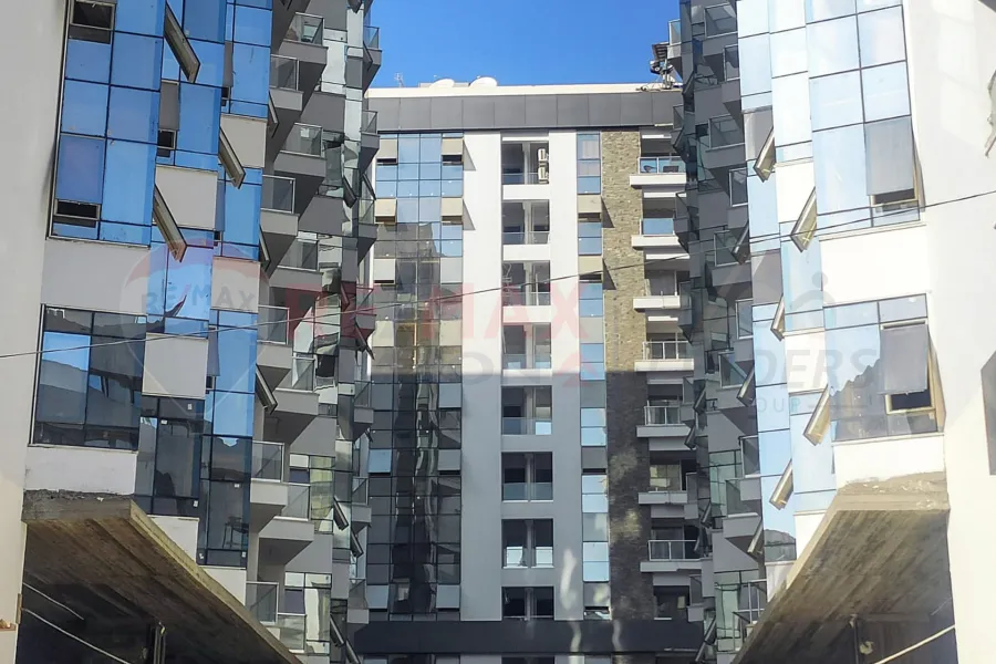 شقة للبيع 193 م سموحة (جراند فيو)