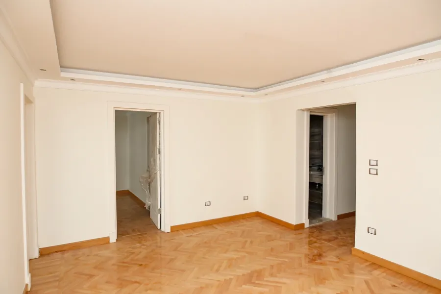 شقة للبيع 316م سموحة (كمبوند أنطونيادس)