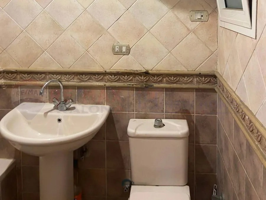 شقة للبيع 210 م كفر عبده (ش امير البحار)