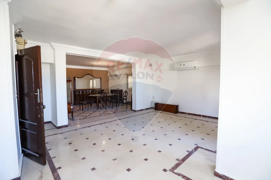Administrative Unit for rent 185 m Louran (El Eqbal Directly on The Teram)