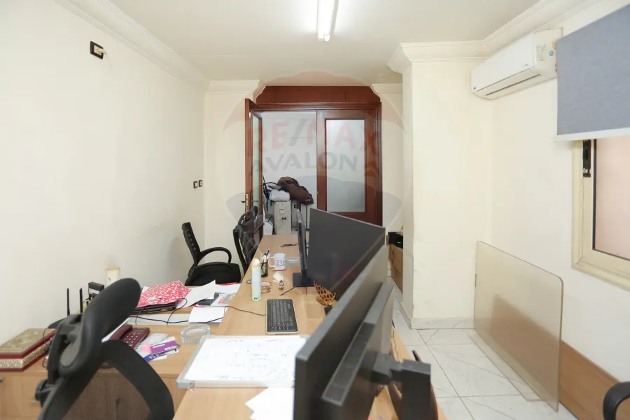 شقة إدارى للبيع 70 م سيدى جابر (خطوات من ش المشير)