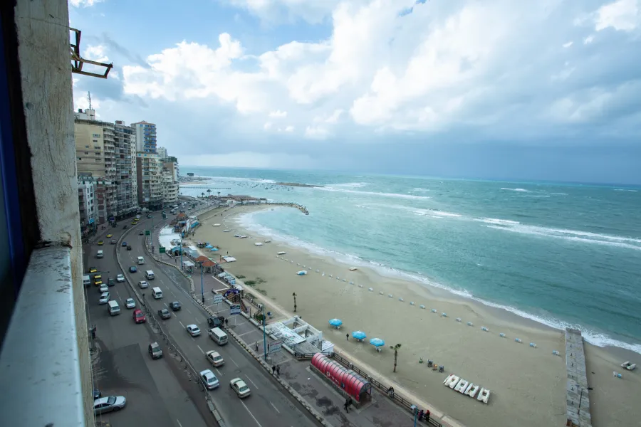 شقة للبيع 135م العصافرة (على البحر مباشرة)