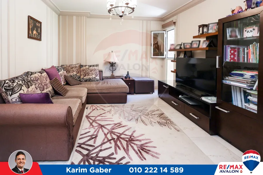 شقة للبيع 245م سموحة (منطقة الفيلات)