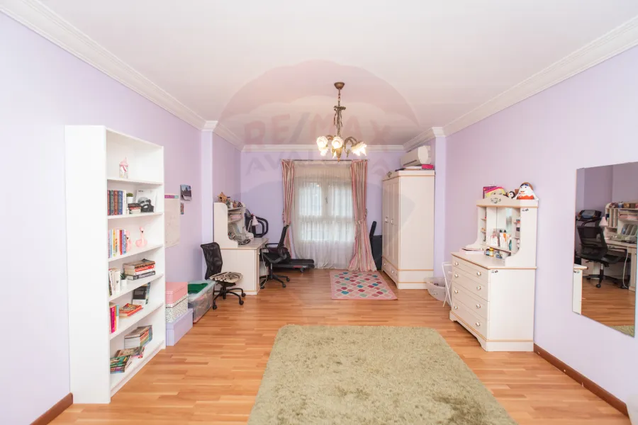 Apartment for sale 280 m Louran (Serhank St.)