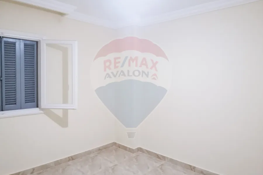 Apartment For Sale 100 m Smouha (Branched from Mostafa Kamel St .)