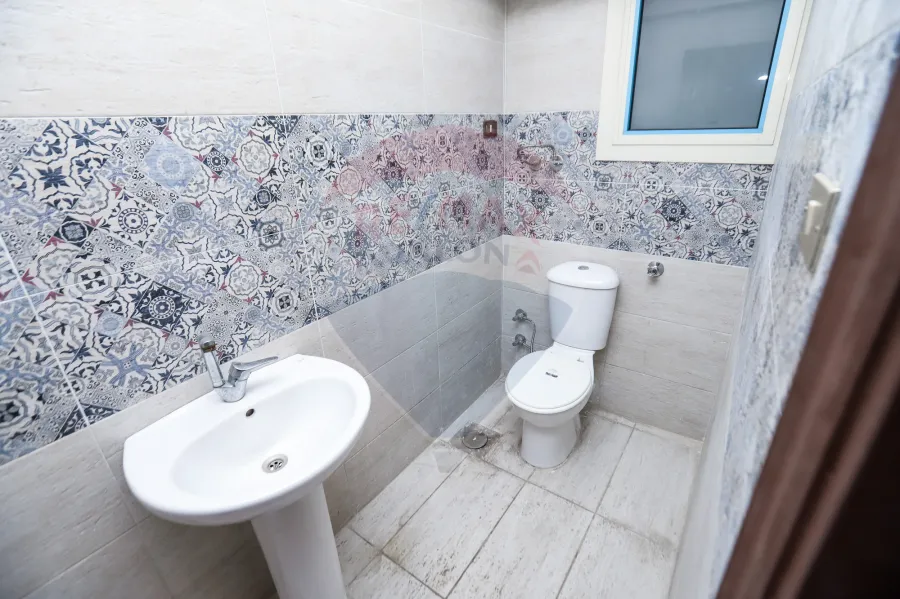 شقة للايجار 100 م رشدي (شارع ابو قير)