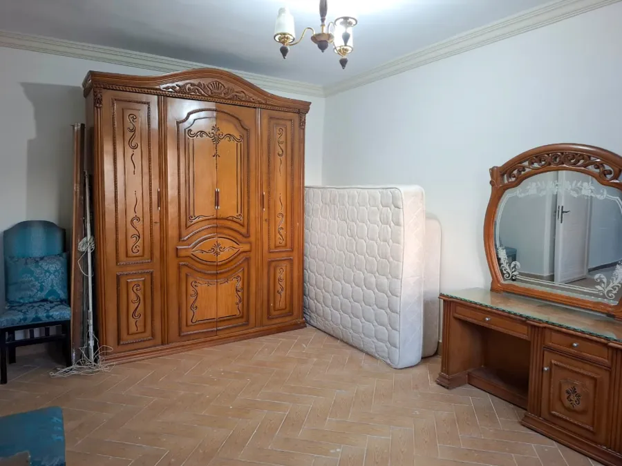 شقة للبيع 120 م سبورتنج (خطوات من ش ابو قير ونادي سبورتنج)