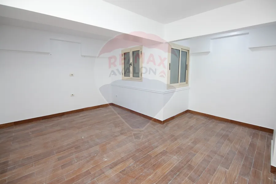 مقر اداري للبيع 315 م كفر عبده (ش قرداحي)