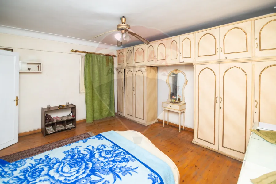 شقه للبيع 180 م كامب شيزار (ش بورسعيد الرئيسي)