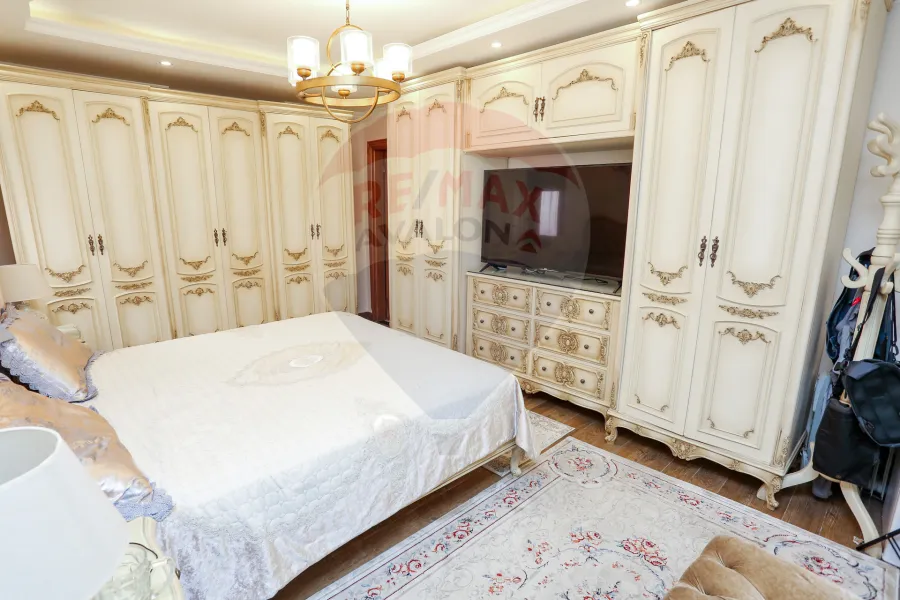 Licensed apartment for sale 195 m Zezinia (steps from Abu Qir st.)