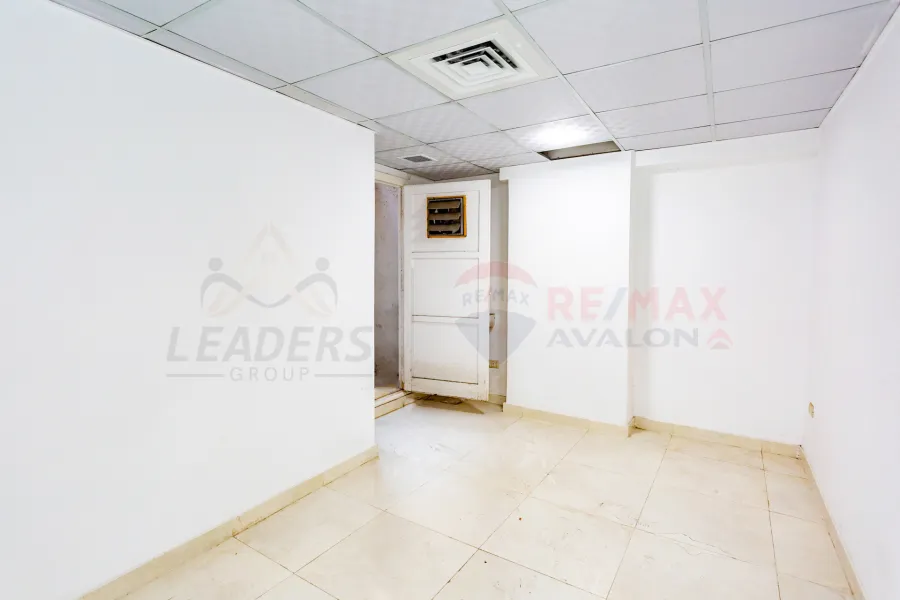 مقر اداري للإيجار 500 م وينجت (بجوار كارفور)