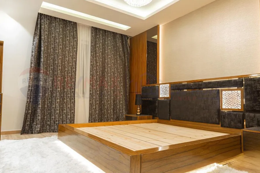 شقة للبيع 195 م كفر عبده (ميدان سانت جيني)